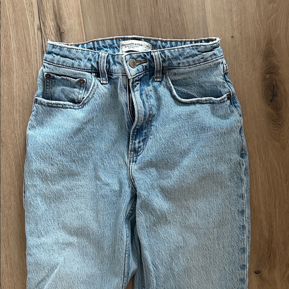 Abercrombie & Fitch Curve Love High Rise Jeans - Picture 3 of 5